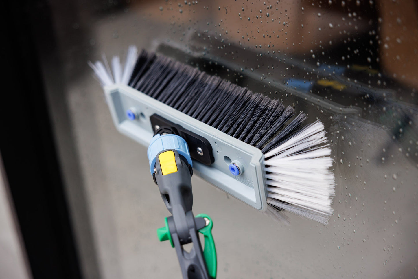 Brosse à seuil Edge™ 260